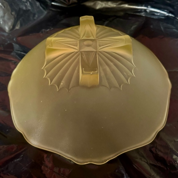 VINTAGE FROSTED SATIN YELLOW FOOTED GLASS CONSOLE BOWL/FRUIT BOWL - Picture 2 of 5